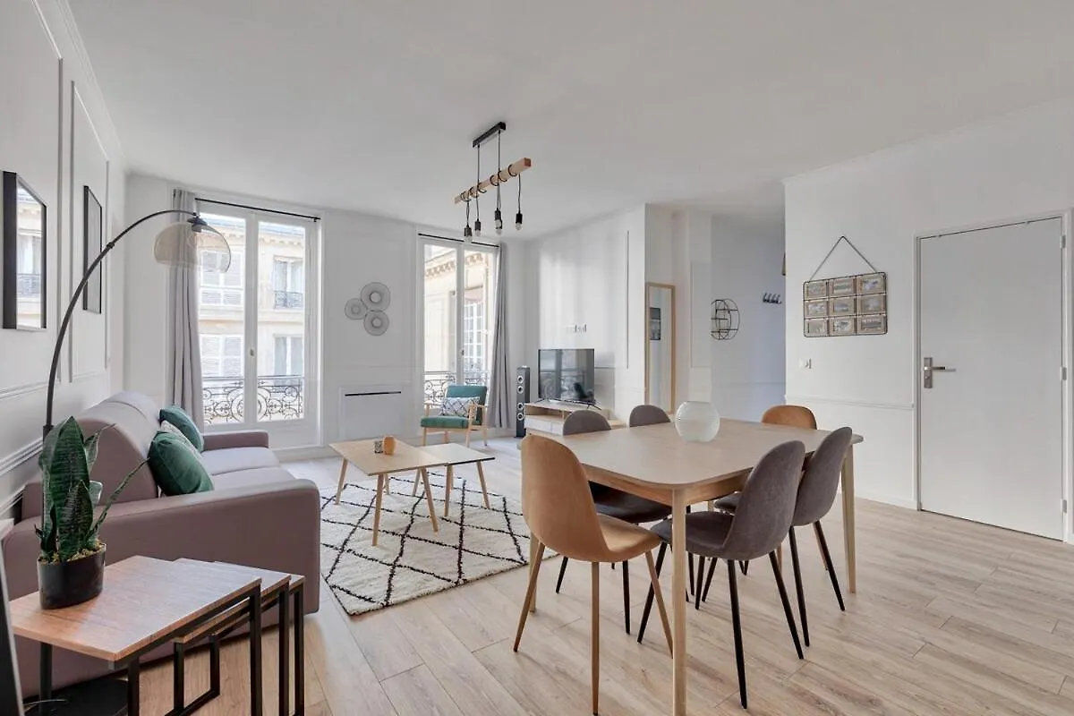 AH DROITE Gorgeous apartment Champs Elysées - 6P Paris France