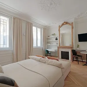 Apartment Studio Quartier Champs Elysees 1, Paris