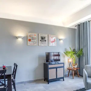 https://l12-port-window-1bedroom-wifi-5mins-beach-nices-cap.fr-provencehotel.com